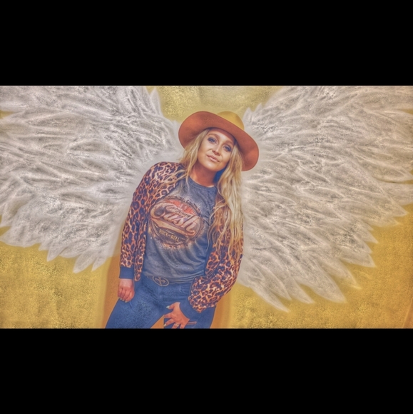 Meet your Posher, Brittanie - Picture 4 of 4